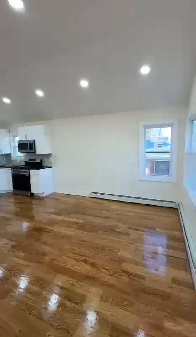 4 bed, $3,816 — Photo 3
