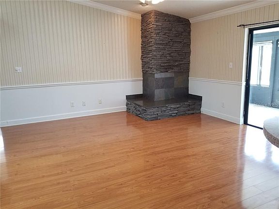 3rd image of 1429 Bridlebrook Dr