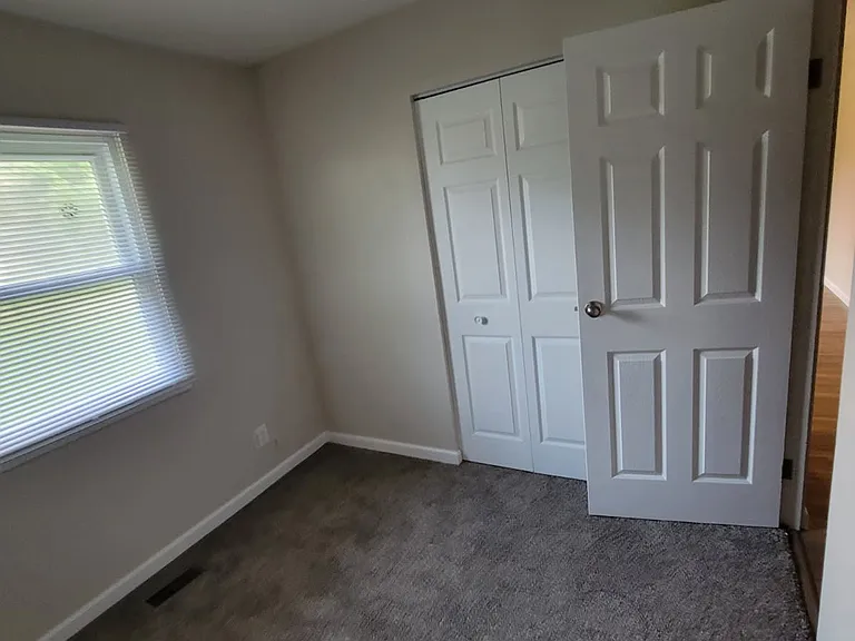 319 W Hickory Dr — Photo 6