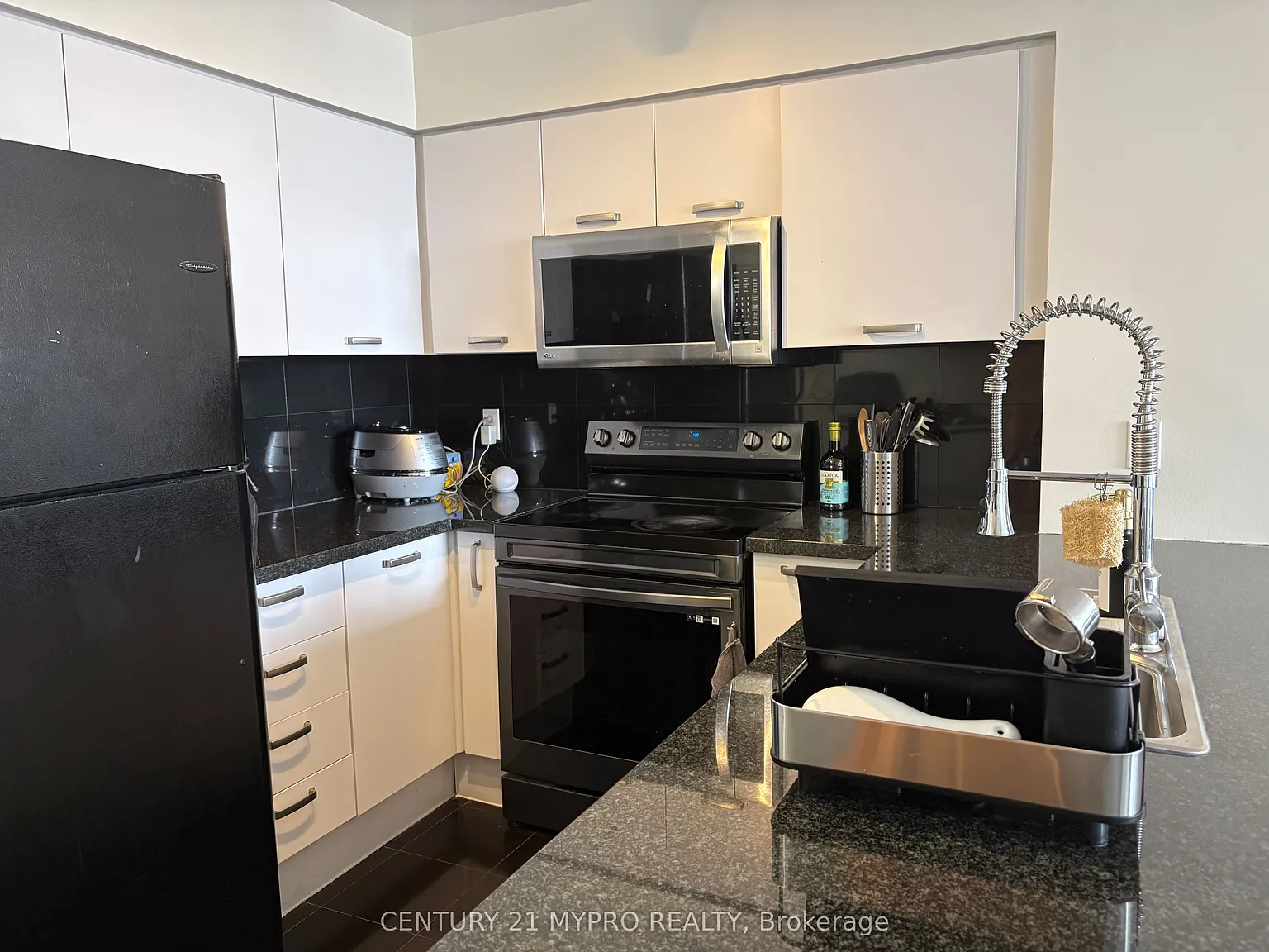 1 bed, $2,300 — Photo 4