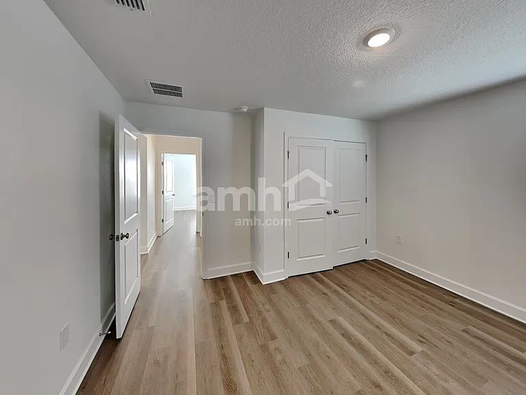 3217 Muscatine Ave — Photo 20