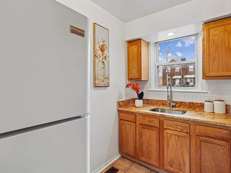 147 Denison St #1 — Photo 6