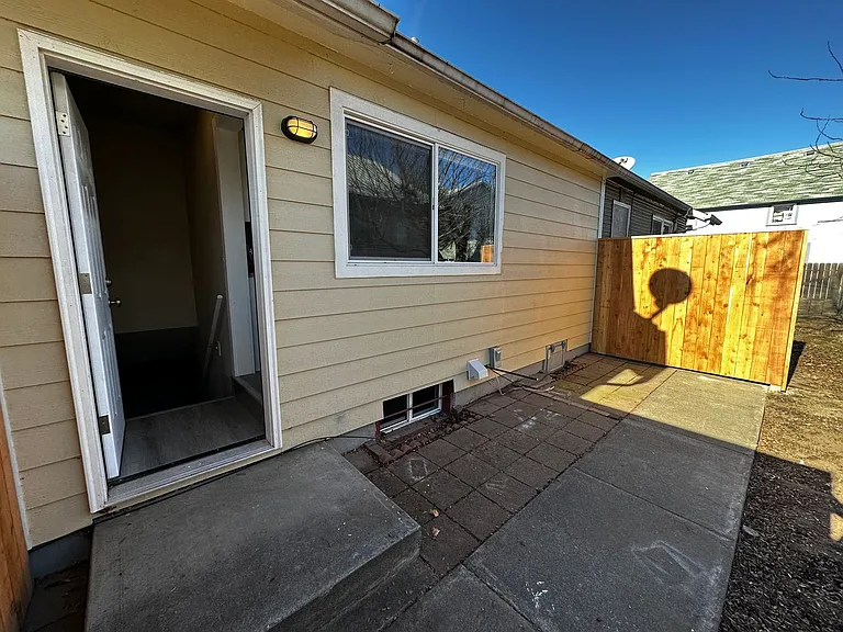 224 SW 6th St — Photo 9