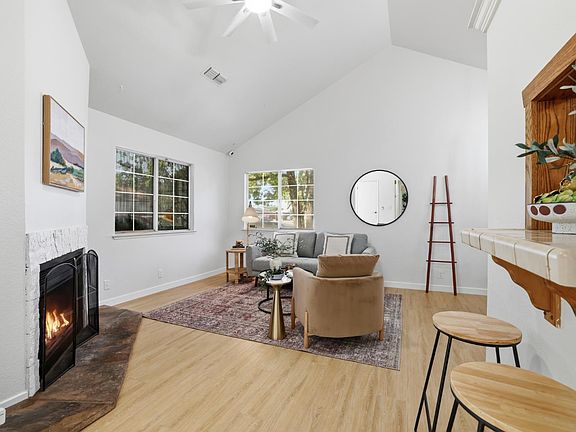 4th image of 7020 Peevey Ct