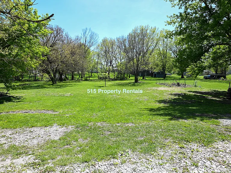 516 W Summit St — Photo 18