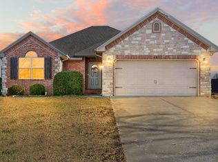 428 S Prairie Ln, Republic, MO 65738