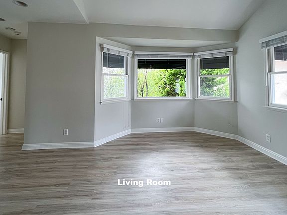 3rd image of 2212 1/2 Waterfront Dr