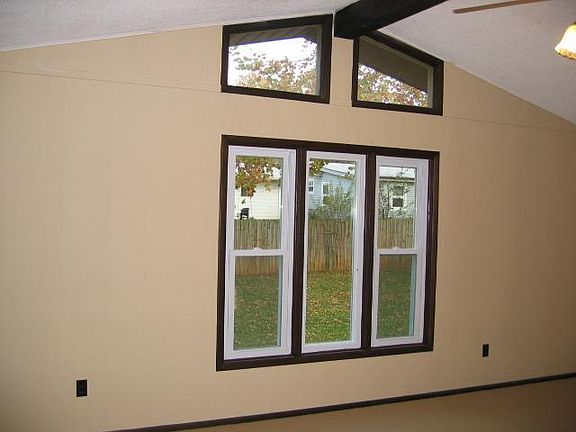 4th image of 1304 S Airwood Ave