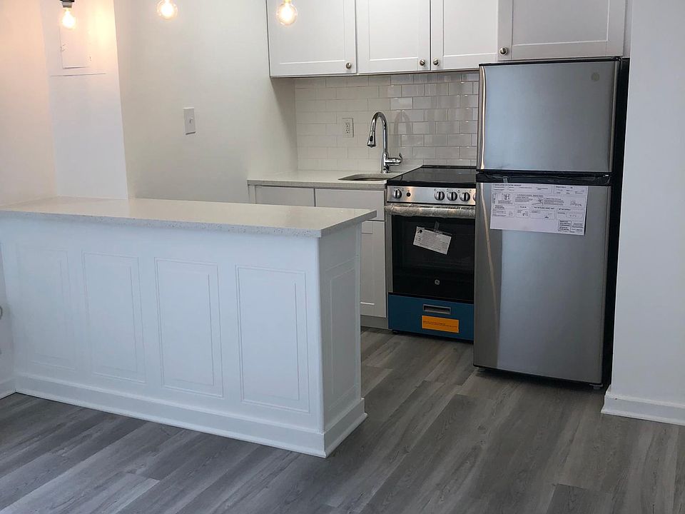 1st image of 11720 Edgewater Dr APT 604