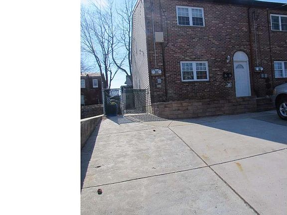 2nd image of 3408 Stanwood St #B