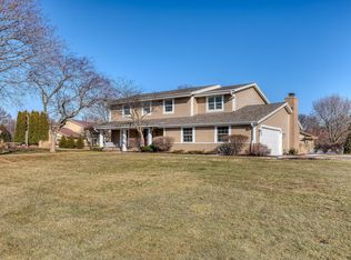 2700 Almesbury Ave, Brookfield, WI 53045