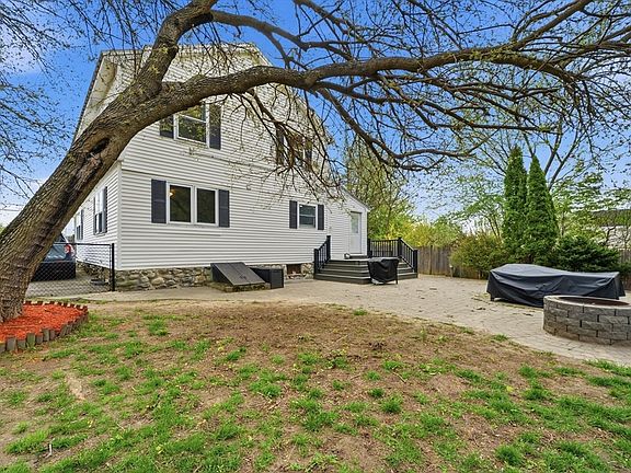 4th image of 465 Boston Rd