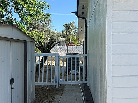 5th image of 33883 Keith Ave