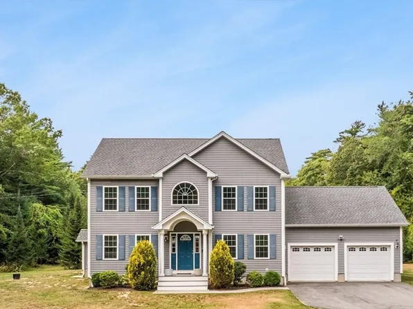 95 Beach St, Middleboro, MA 02346