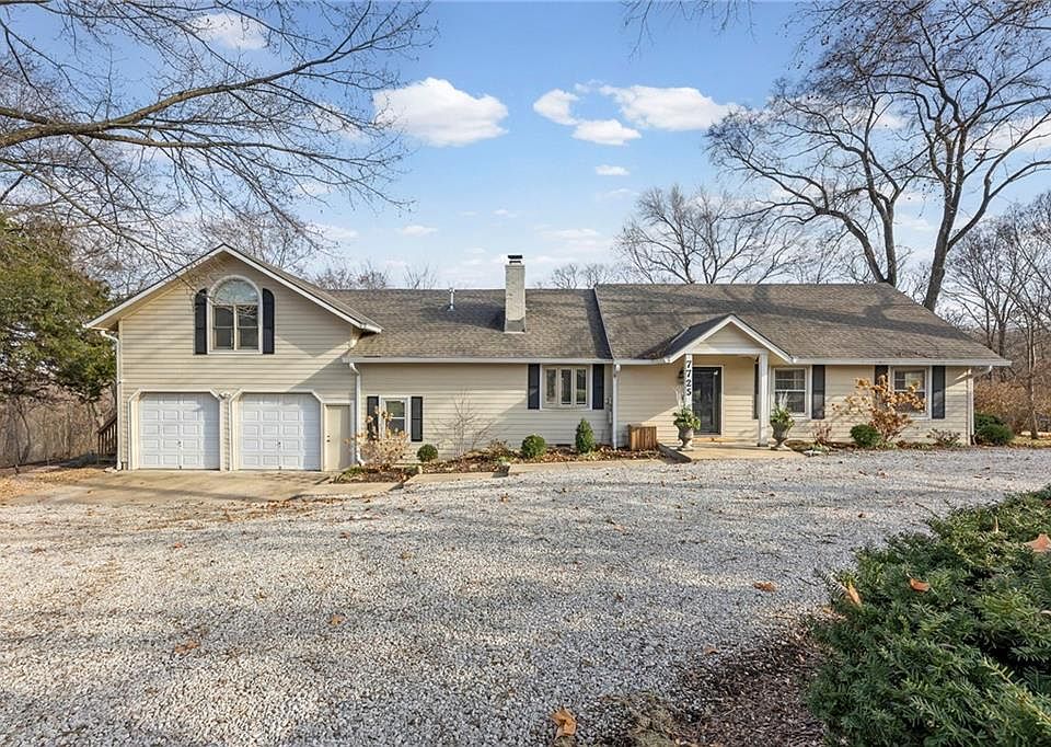 1st image of 7725 Woodland Dr