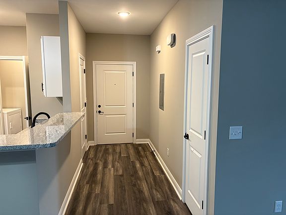 2nd image of 1000 Coachman Dr #A-1