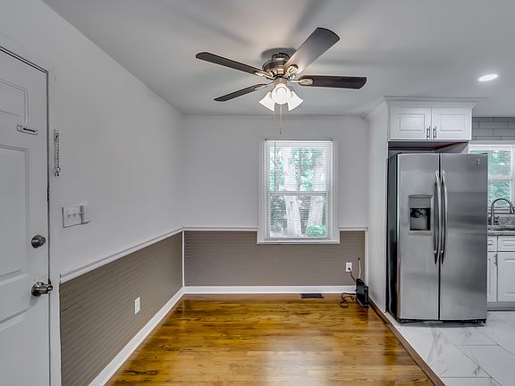 5th image of 375 Ashwood Ave SW #A