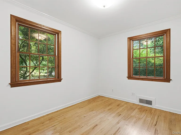 84 Pound Ridge Rd — Photo 13