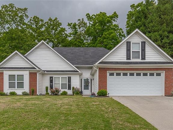 3rd image of 35 Jessamine Trl