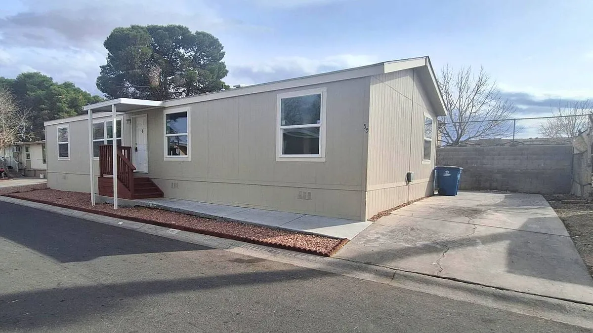 Building Photo - 543 N Lamb #55
