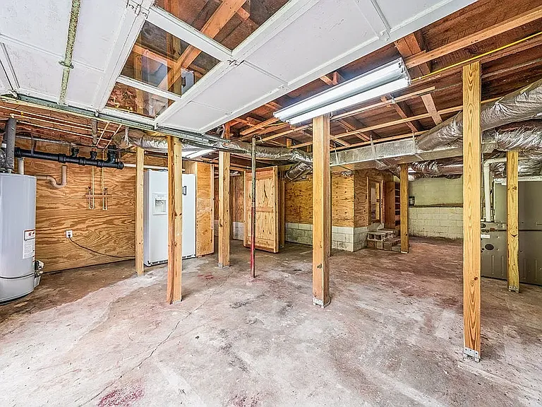 228 Wagoner St — Photo 14