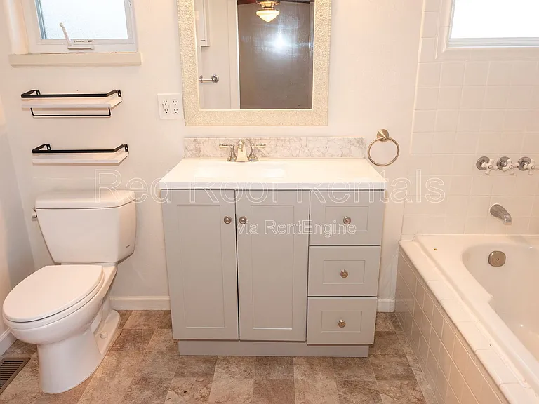 4840 N 8th St — Photo 28