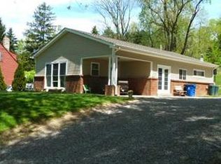 215 McJunkin Rd, Pittsburgh, PA 15239
