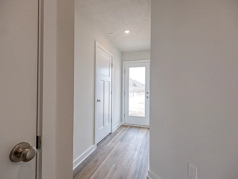 527 Cooper St — Photo 13
