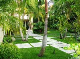 16934 Oak View Dr, Encino, CA 91436