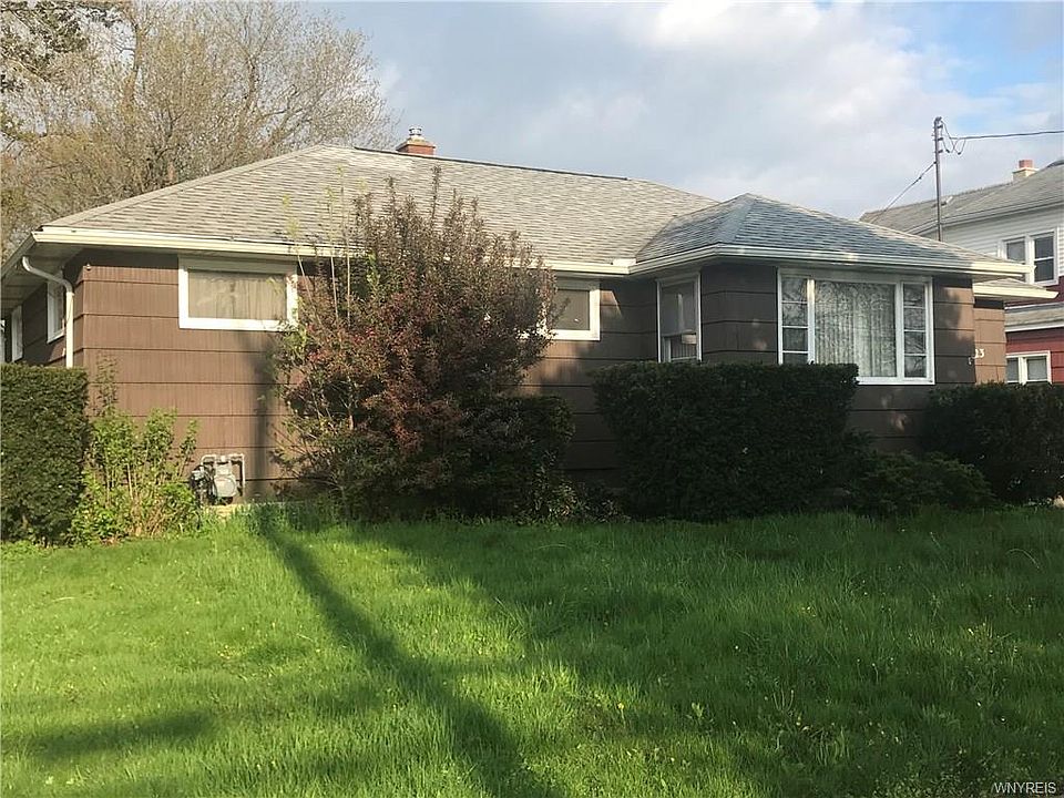 1st image of 223 Helen St