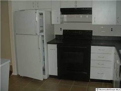 4th image of 17A Lexington Dr