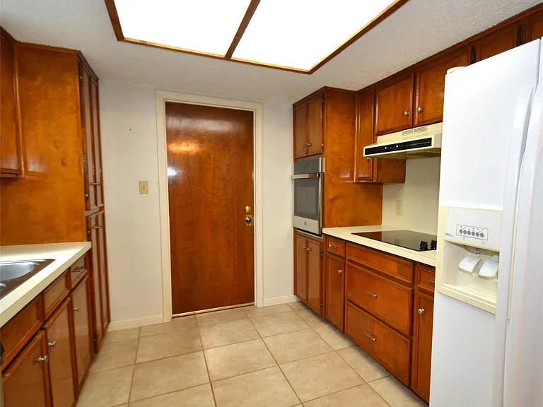 8833 Tallwood Dr — Photo 8