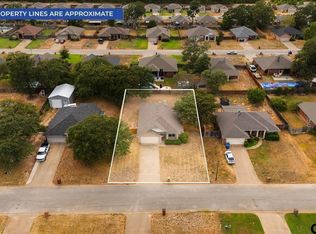 386 Molly Ln, Lindale, TX 75771
