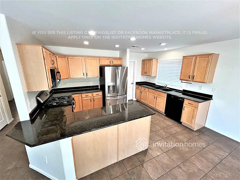 2246 E Bowker St — Photo 5