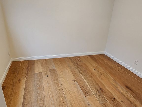 4th image of 3075 22nd St #201