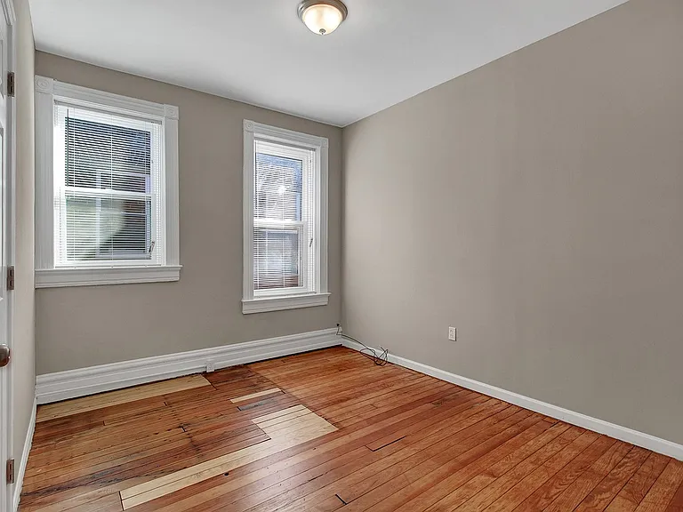4059-4061 Hartford St — Photo 11