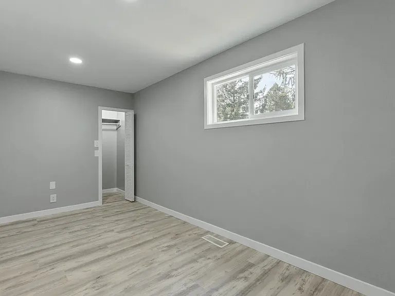 1031 Birch Ave — Photo 4
