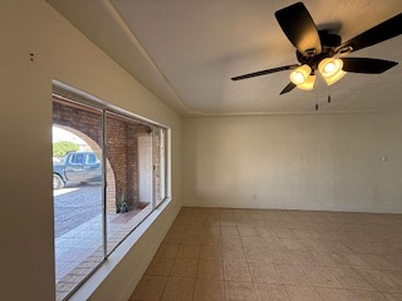 3rd image of 1318 Park Dr