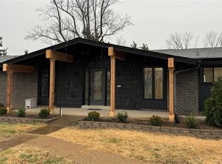 1716 Craig Rd, Saint Louis, MO 63146