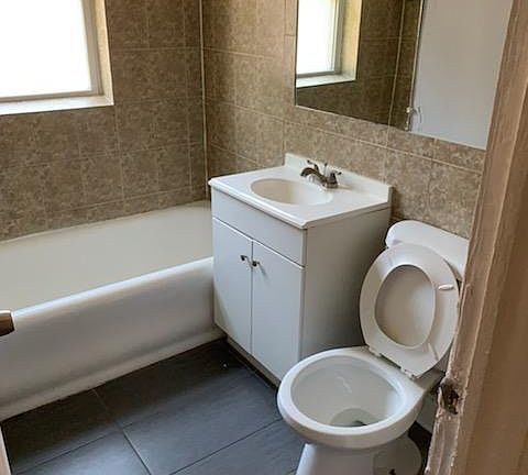 5th image of 823 E 82nd St #1