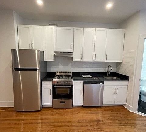4th image of 1754 2nd Ave APT 5S