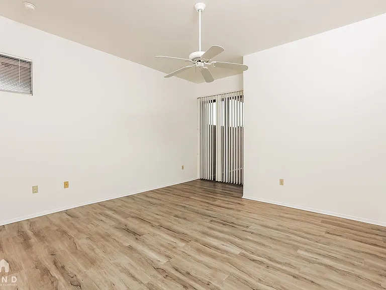 1606 W Calle Del Ducado — Photo 11