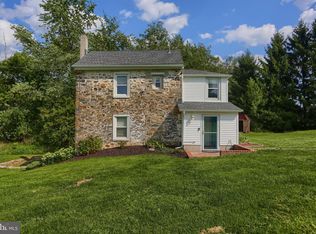 1011 Owls Nest Dr, Reading, PA 19606