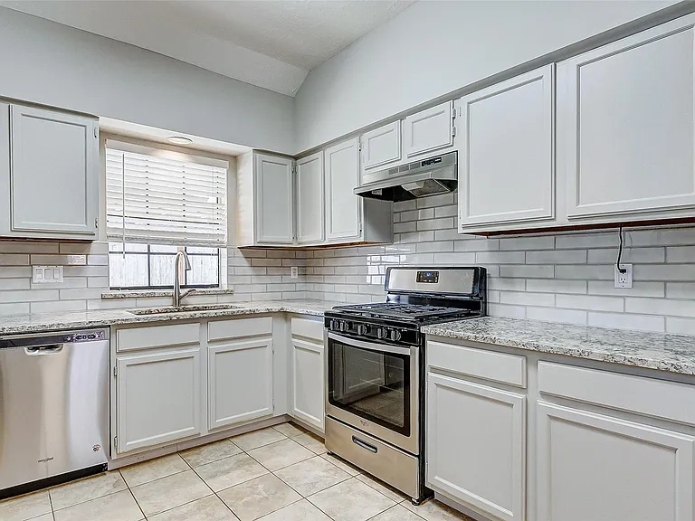 21623 Park Valley Dr — Photo 8