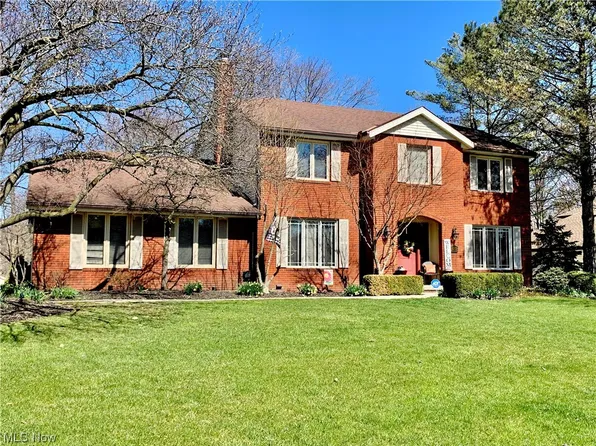 4782 Sweetwater Dr, Brecksville, OH 44141