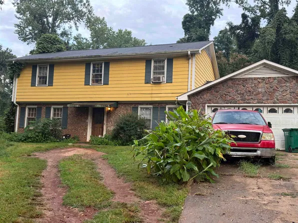 140 Chestnut Lake Dr, Inman, SC 29349