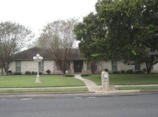201 Woodway Dr, Victoria, TX 77904
