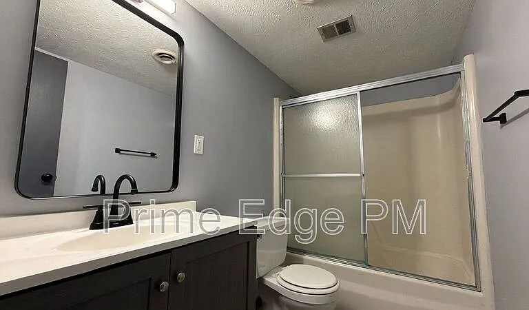 2343 B St #3 — Photo 17