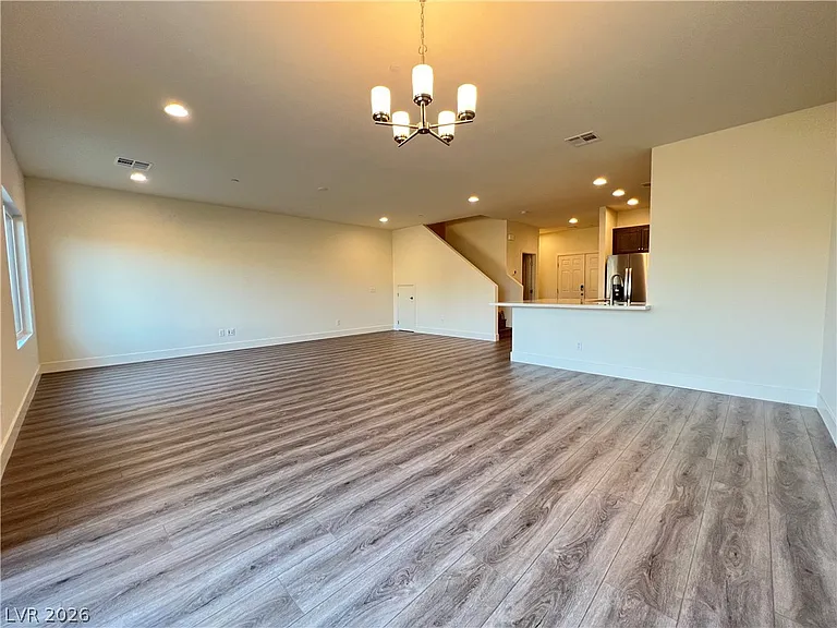1421 Jules Ln — Photo 9