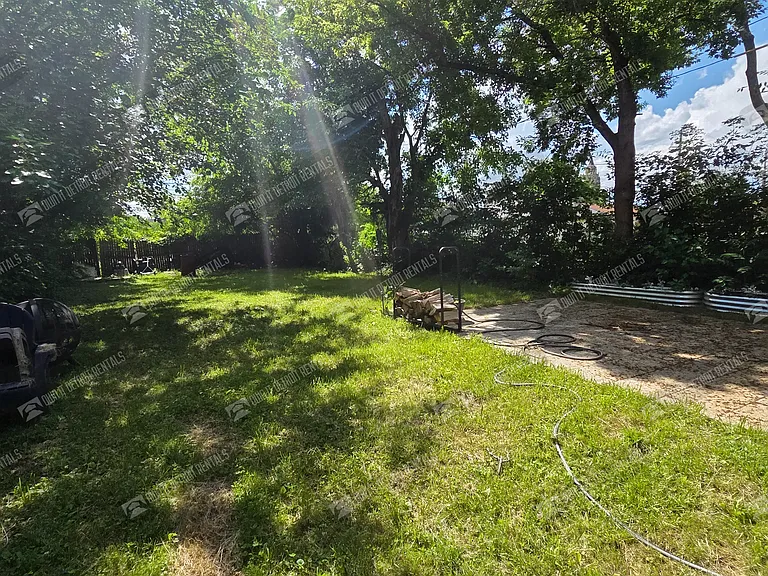 7455 Churchill St — Photo 3